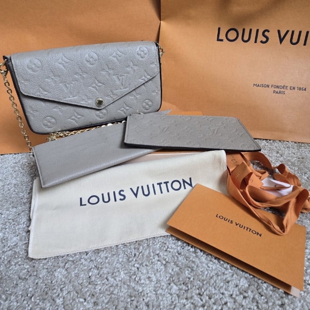 Louis Vuitton Felicie Pouchette Turtledove